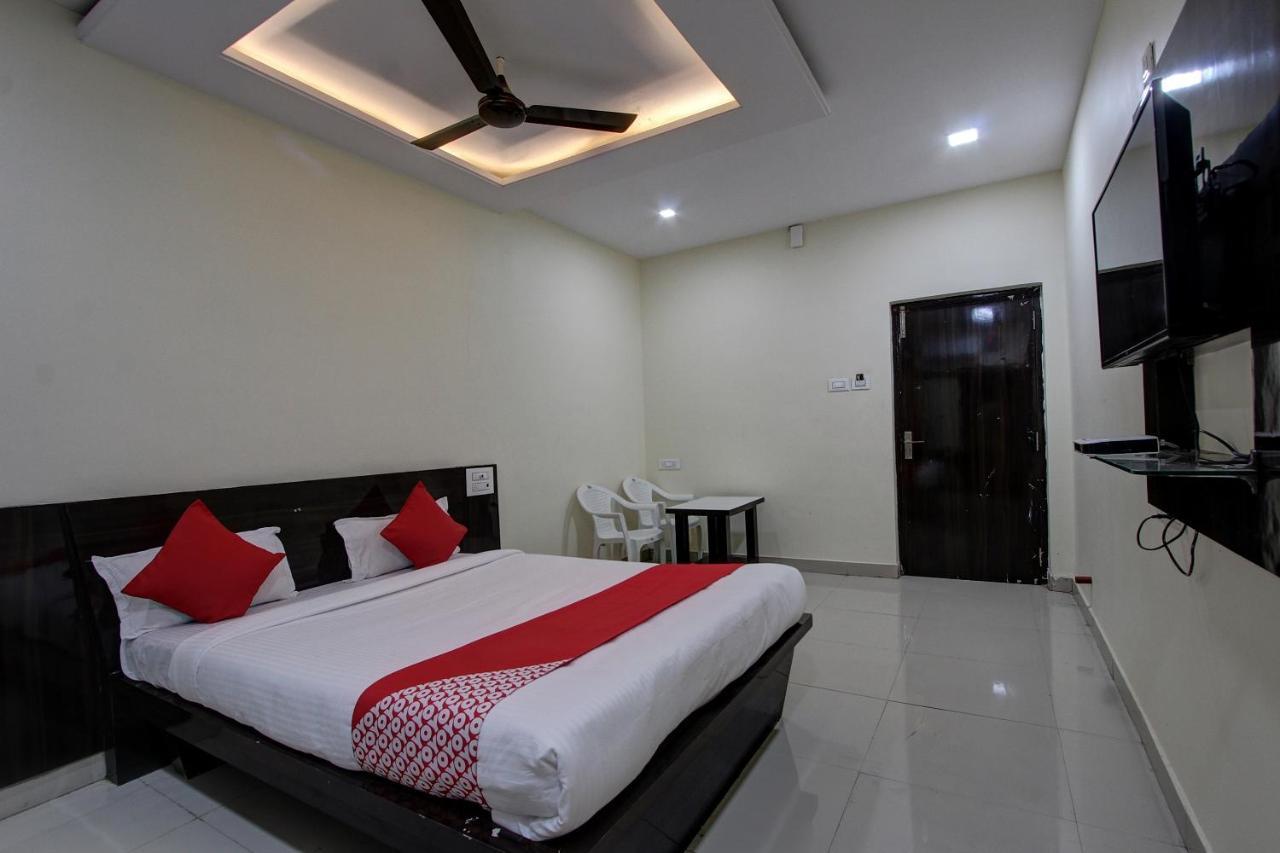 Collection O 38566 Mk Hotel And Lodge Gulbarga Bagian luar foto