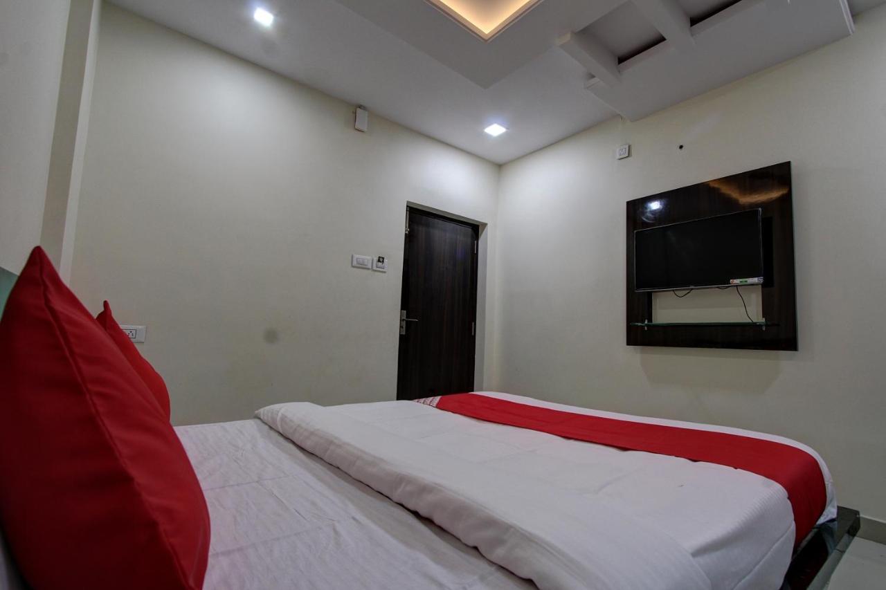 Collection O 38566 Mk Hotel And Lodge Gulbarga Bagian luar foto