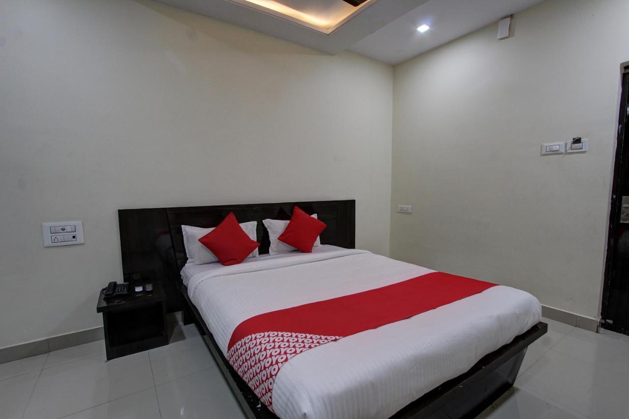 Collection O 38566 Mk Hotel And Lodge Gulbarga Bagian luar foto