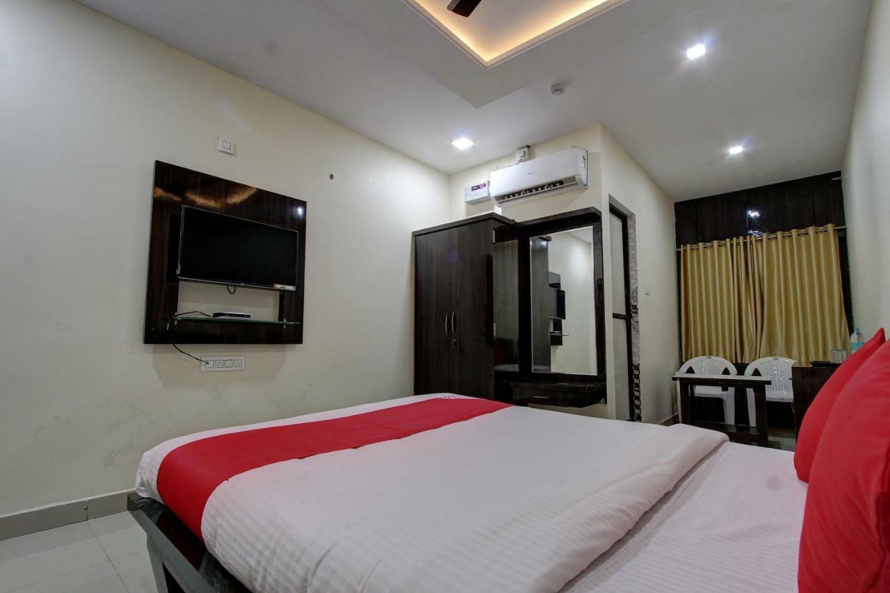 Collection O 38566 Mk Hotel And Lodge Gulbarga Bagian luar foto