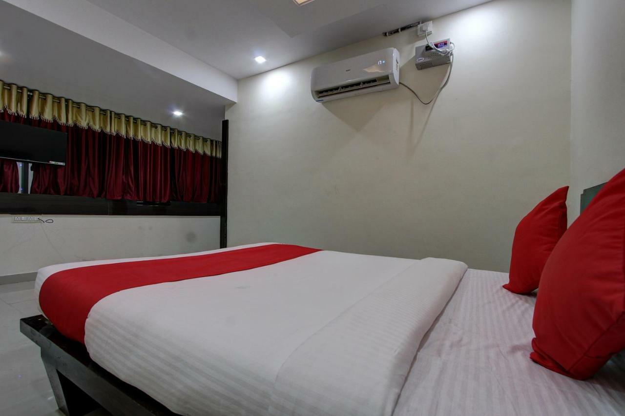 Collection O 38566 Mk Hotel And Lodge Gulbarga Bagian luar foto